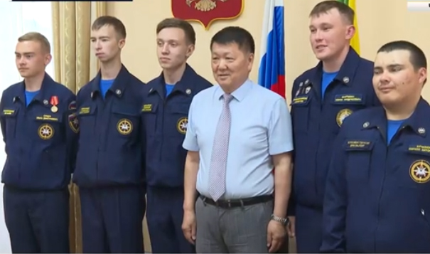 Юрий Кон встретился с добровольцами ВСКС