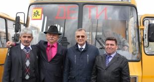 Вручение автобусов муниципалам,сентябрь 2012 года