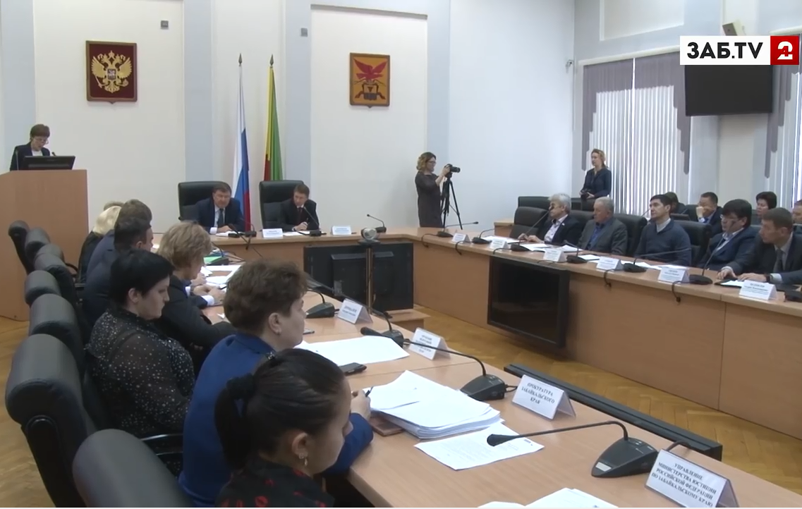 В парламенте прошло первое обсуждение главного финансового документа на 2018 год
