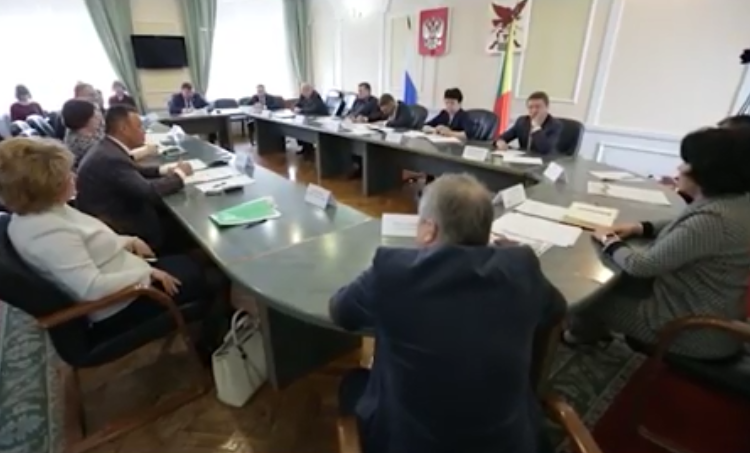 Депутаты краевого парламента обсудили вопрос о сокращении медиков в Петровск-Забайкальской больнице - репортаж журналистов ТК